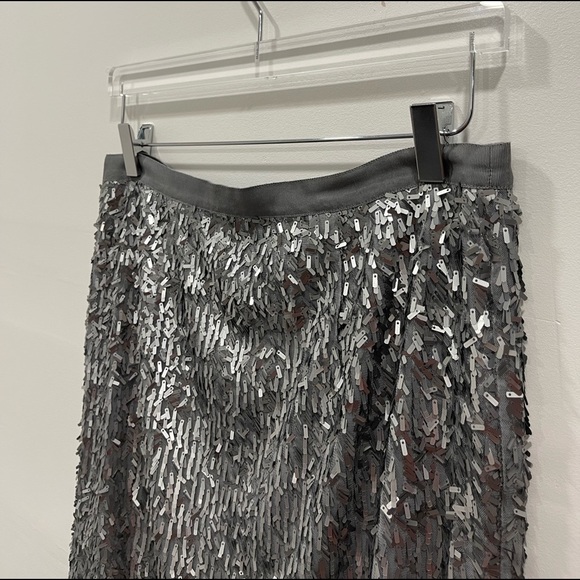 Worth New York Sequin Pencil Skirt Silver Grey Knee Length New Years Eve Holiday - Picture 5 of 6